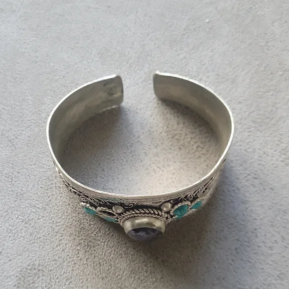 Silver and Turquoise Cuff Bracelet - Picture 3 of 5